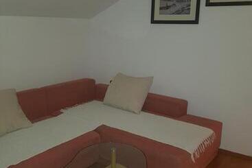 تختخواب و صبحانه Vila Zlatar