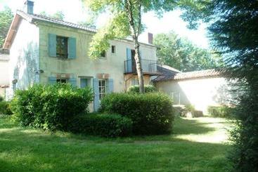 تختخواب و صبحانه Chambres D Hôtes Le Vignaud