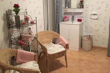 تختخواب و صبحانه Maison Des Vignes