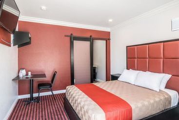 هتل El Dorado Inn