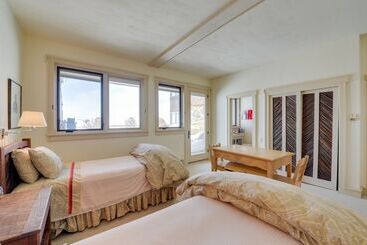 קוטג'' Cora Home W/ Mountain Views   Fishing On Site!