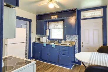 コテージ Cozy Ohio Retreat W/ Fire Pit & Charcoal Grill!