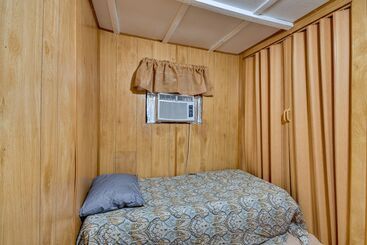 茅舍 Eufaula Retreat: Community Pool & Screened Porch!