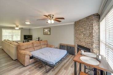 קוטג'' Guntersville Lake House: Dock & Boat Ramp Access!