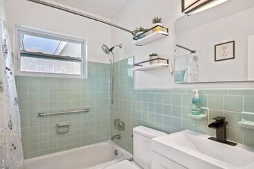 بيت ريفى Port Charlotte Home W/ Sunroom, Grill & Fire Pit!