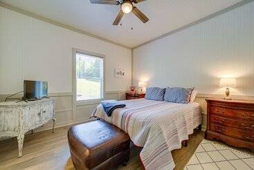 コテージ Serene Franklin Cabin With Tessentee Creek Access!