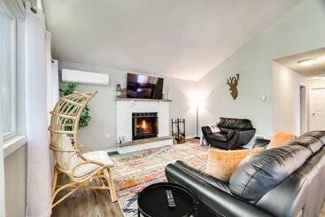کلبه Tobyhanna Home W/ Hot Tub & Community Perks!
