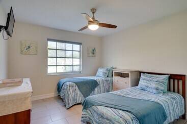 بيت ريفى Dock & Screened Porch: Waterfront Cape Coral Home