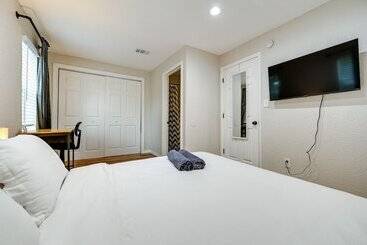 קוטג'' Wfh Friendly Tampa Home Rental: 2 Mi To Downtown!
