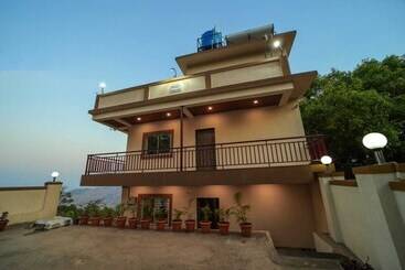 בית מלון כפרי Royal Palace Panchgani