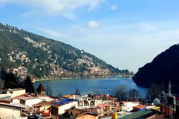 ホテル Goroomgo Radha Continental Nainital