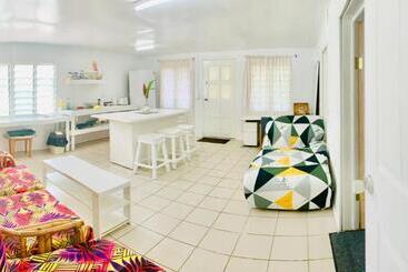 펜션 Tonga Cottage   Private Rooms With Shared Facilities