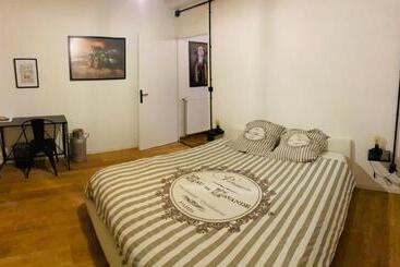 Bed and Breakfast La Fermette: Logis Indépendant Proche D Arras Sur Cours Au Carré
