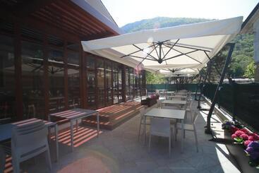 مبيت وإفطار Risto Bar Rosandra