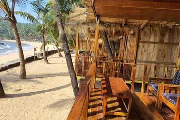 אתר נופש Sea Front Cottage Little Khola