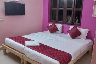 هتل Auro Beach Stays