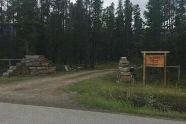 Пансион Valemount Mountain Retreat Guesthouse