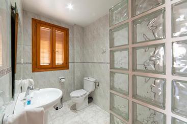 هتل Hostal El Rincón