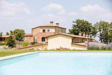 Isa   Luxury Resort With Swimming Pool Immersed In Tuscan Nature, Apartments With Private Outdoor Ar