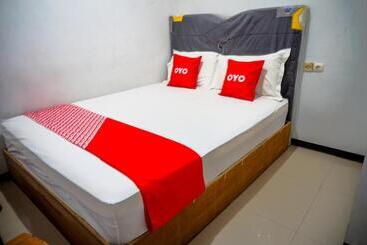 בית מלון כפרי Oyo 93069 Penginapan Sumber Rizki