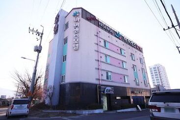 汽车旅馆  Gimcheon Hisense
