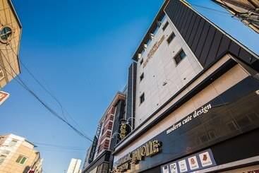 מוטל Suwon Station Zavolle