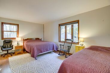 بيت ريفى Lakefront Park Rapids Cabin W/ Grill & Fire Pit!
