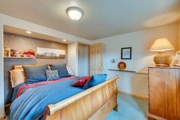 별장 Rustic Ward Retreat W/ Deck + Mountain Views!