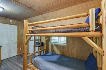 茅舍 Briceville Cabin W/ River Access & Mountain Views!