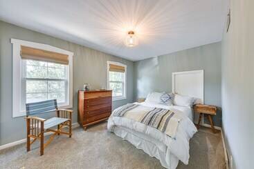 بيت ريفى Charming Racine Home   Walk To Lake Michigan!