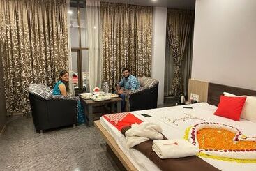 בית מלון כפרי Sukhsagar Beach Resort Kunkeshwar