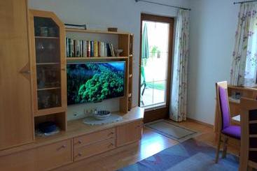 هتل Haus Elfi Fiegl