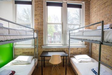 هتل Urban Holiday Lofts