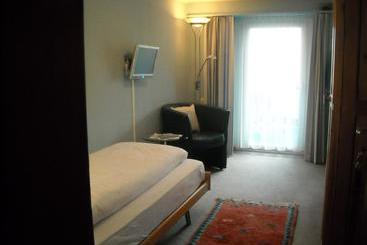 هتل Garni Ursalina Bad Ragaz