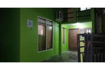 هتل Merpati Hostel Banyuwangi