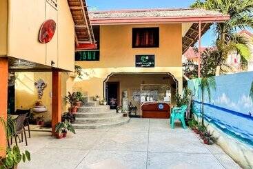 בית מלון כפרי White Shamrock Beach