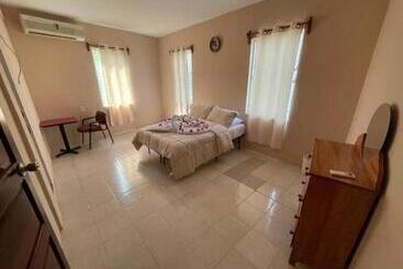 פנסיון Arnold's Guest House