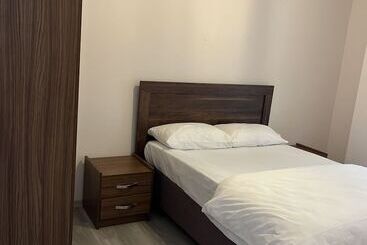 هتل آپارتمان Tsira Suite