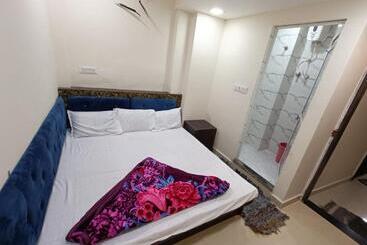 هتل Blue Tower Suites
