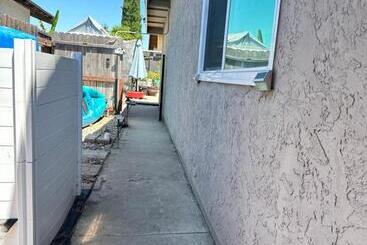 פנסיון Private Room W/ Attached Private Bath In Mira Mesa