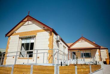 הוסטל Sorrento Lodge