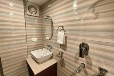 ホテル Royal View Residency