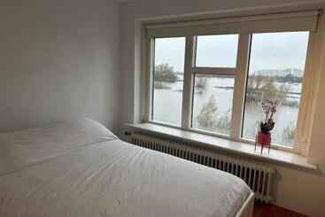 민박 Mooie Kamer Uitzicht Op De Ijssel/ Nice Room With Beautiful View Of The Ijssel River
