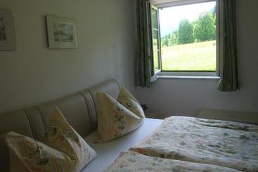 هتل Apartments Geistlinger