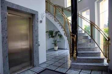 هتل Villa Victoria
