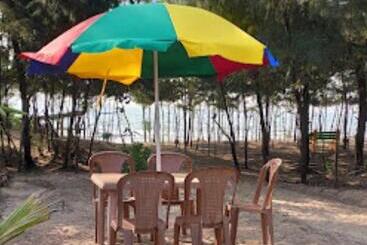 בית מלון כפרי Aditya Beach Resort Malvan