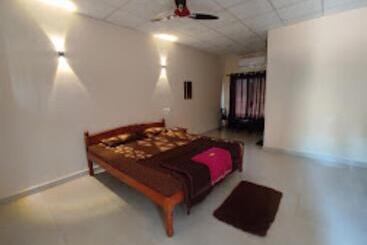 ホテル Rehoboth Resort, Malvan