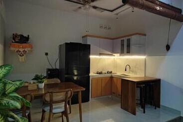 تختخواب و صبحانه Villa Panda