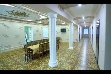 בית מלון כפרי Manzarahoi Sentob