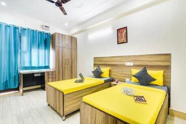 تختخواب و صبحانه Spy Residency Pg